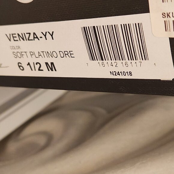 Nina "Veniza" Soft Platino Heeled Sandals. NIB. Size 6.5 - Picture 7 of 12